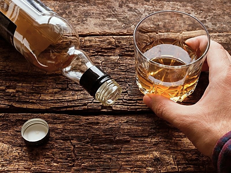 Як швидко вивести алкоголь з організму: 4 ефективні поради